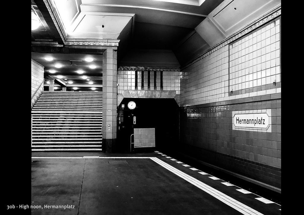 Foto vom Bahnhof Hermannplatz: Zu sehen in der Schaufenster Ausstellung zum N+Fotowettbewerb 2020