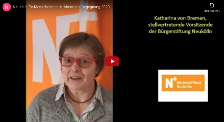 Katharina von Bremen vor dem N+Banner, auf youtube